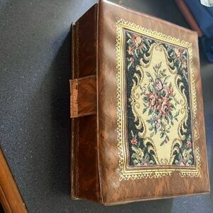 Vintage jewelry box